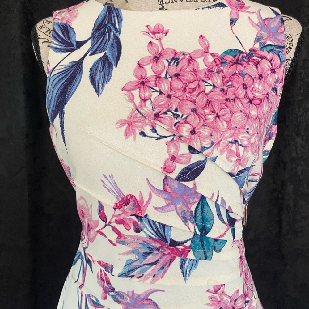 Rare Ivanka Trump Pink and Blue Floral Fir and Flair Dress - Picture 3 of 5
